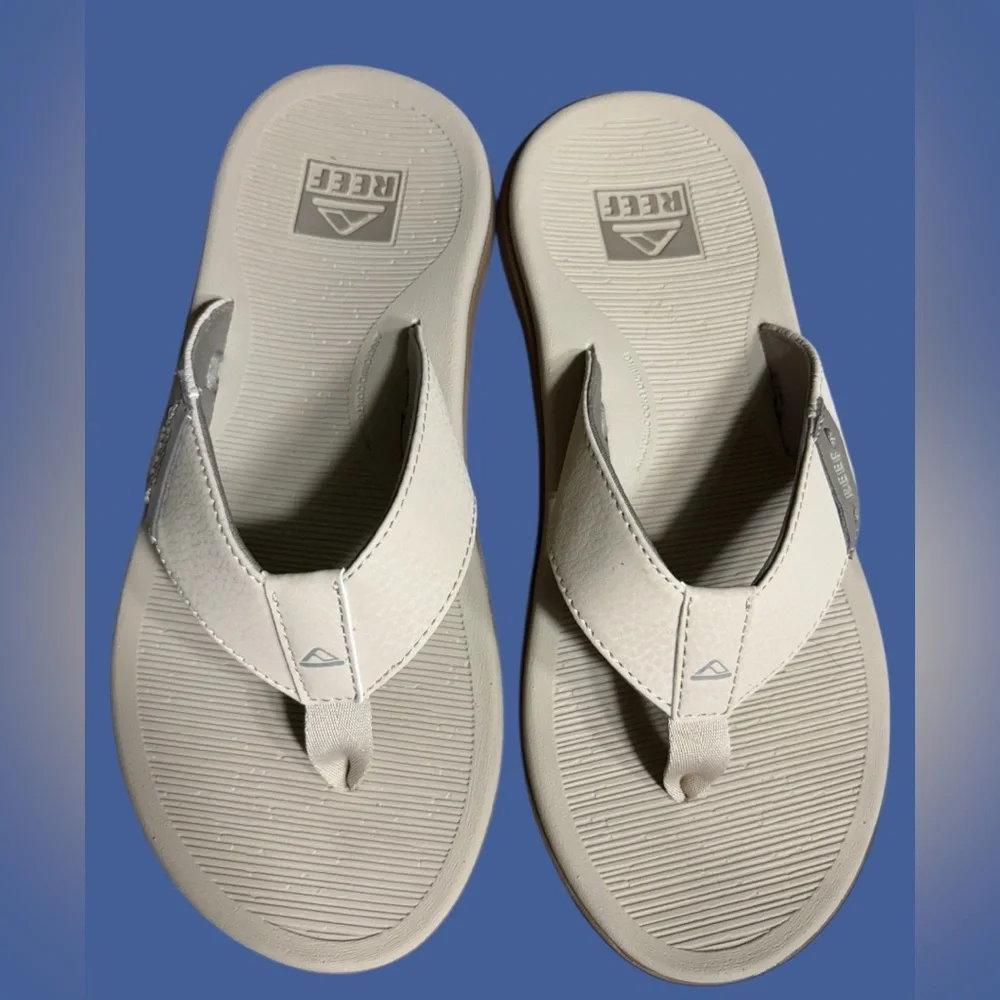 Reef-NWOT Santa Ana Men's Flip Flop Sandals size 7 or women’s 8.5. New w/o tags!